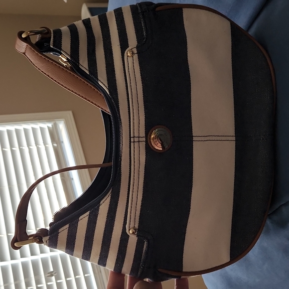 Tommy Hilfiger Handbag - Picture 3 of 3
